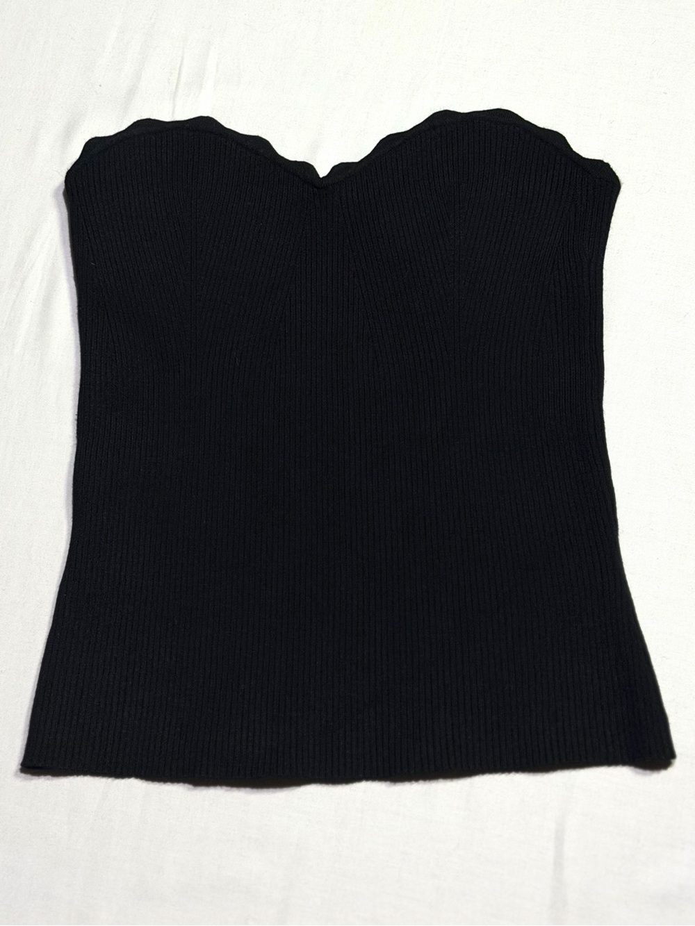 NWT Scallop Edged Aritzia Heaven Ribbed Tube Top Sweetheart Neckline